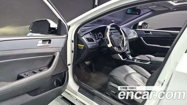 Hyundai LF Sonata гибрид Modern, 2016 12