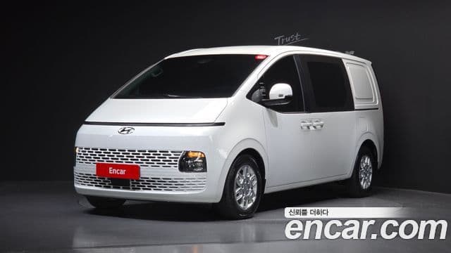 Hyundai Staria Modern, 2023 1