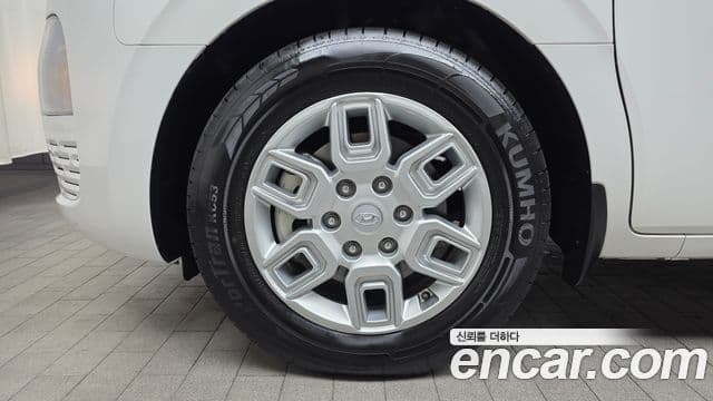 Hyundai Staria Modern, 2023 все фото