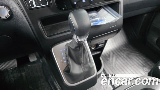 Hyundai Staria Modern, 2023 9