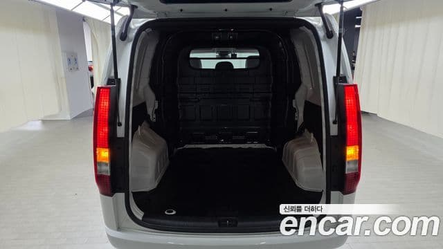 Hyundai Staria Modern, 2023 20