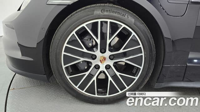 Porsche 타이칸 базовый, 2025 все фото