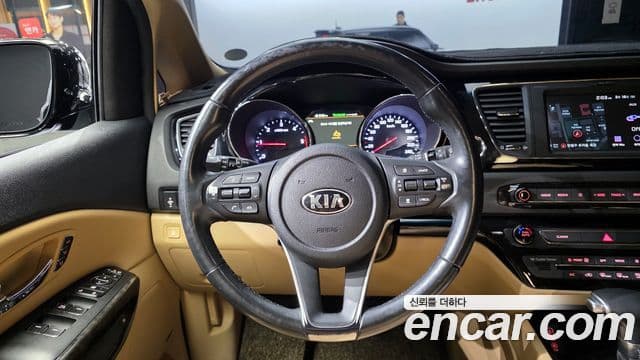 Kia The / новый New Carnival Noblesse Special, 2019 13