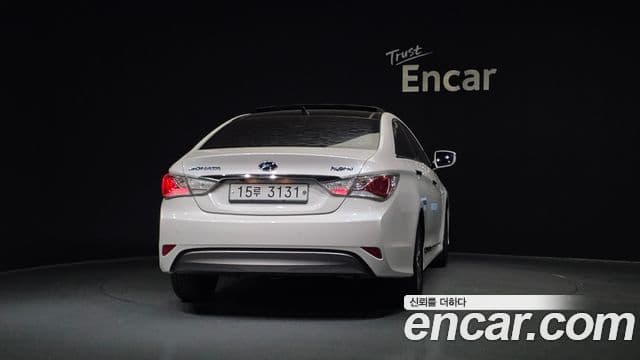 Hyundai Sonata гибрид Modern, 2014 4