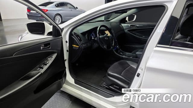 Hyundai Sonata гибрид Modern, 2014 10