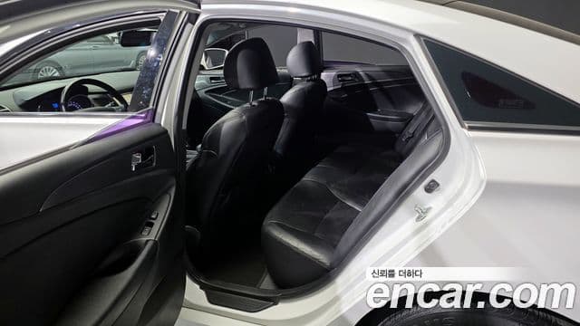 Hyundai Sonata гибрид Modern, 2014 11