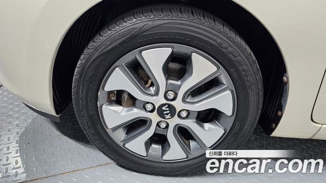 Kia The / новый New Morning Luxury, 2016 все фото