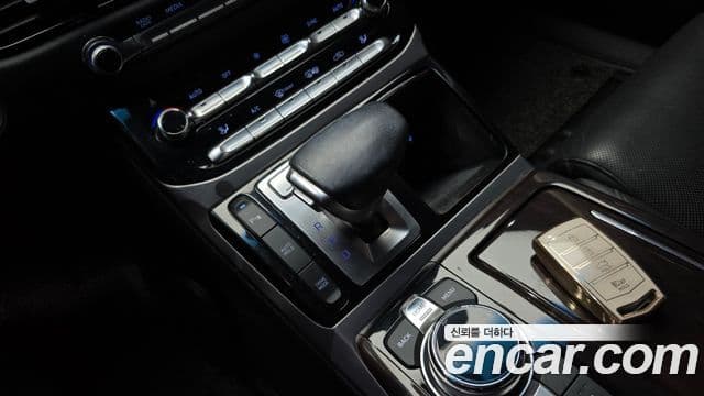 Genesis EQ900 Luxury, 2016 9