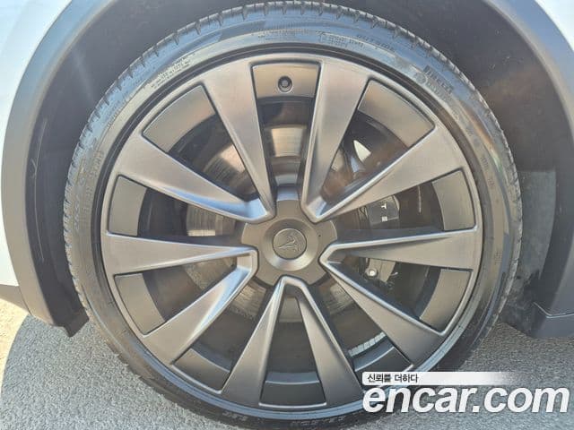 Tesla модель X Long Range, 2023 17