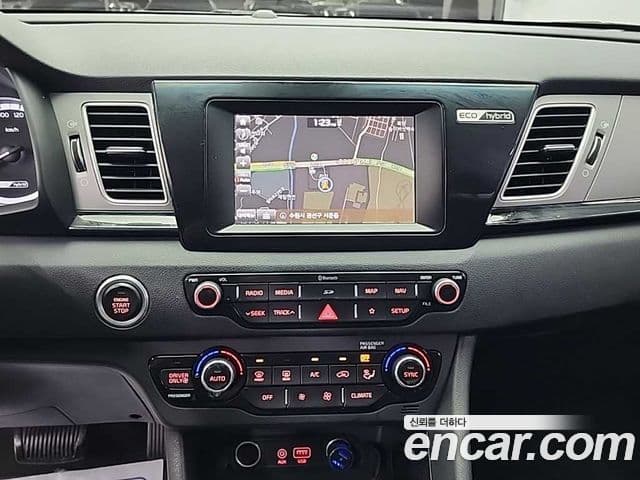 Kia Niro Prestige, 2018 10