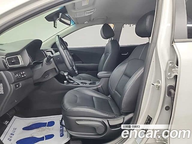 Kia Niro Prestige, 2018 11