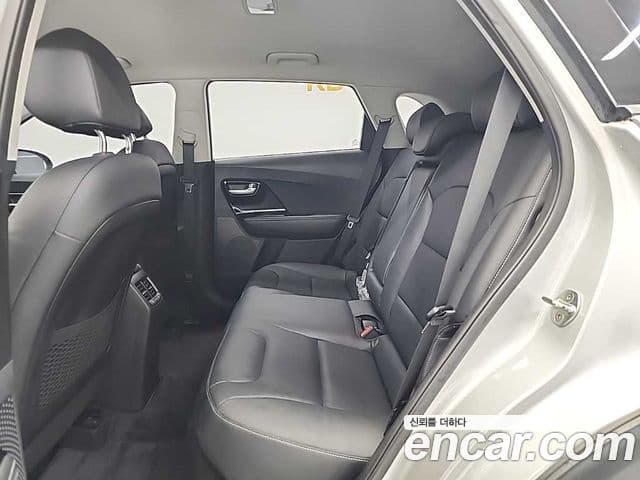 Kia Niro Prestige, 2018 12
