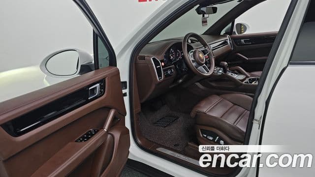 Porsche Cayenne (PO536) 3.0 E-гибрид, 2021 10