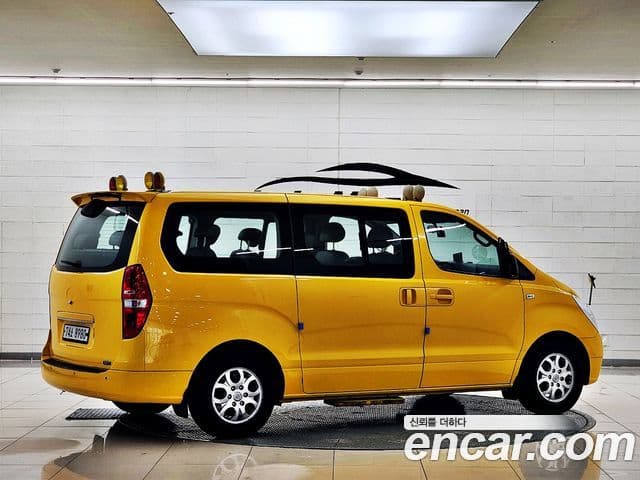 Hyundai Grand Starex детский перевозочный автомобиль, 2013 4