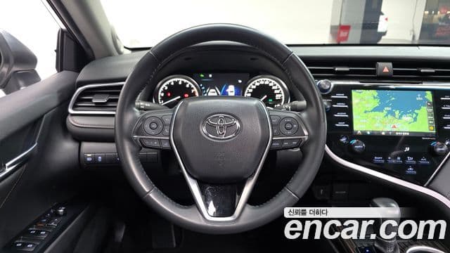 Toyota 캠리 (XV70), 2018 13