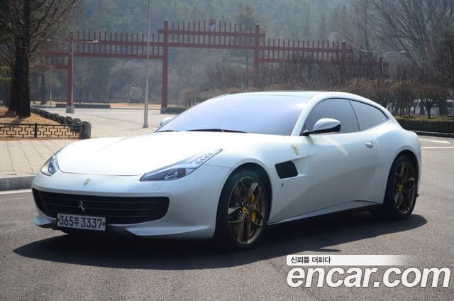 Ferrari GTC4 루쏘 T 3.9 V8, 2019 1