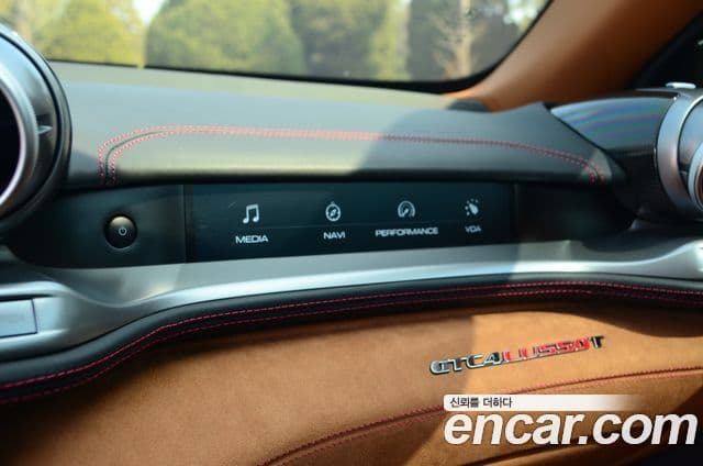 Ferrari GTC4 루쏘 T 3.9 V8, 2019 17