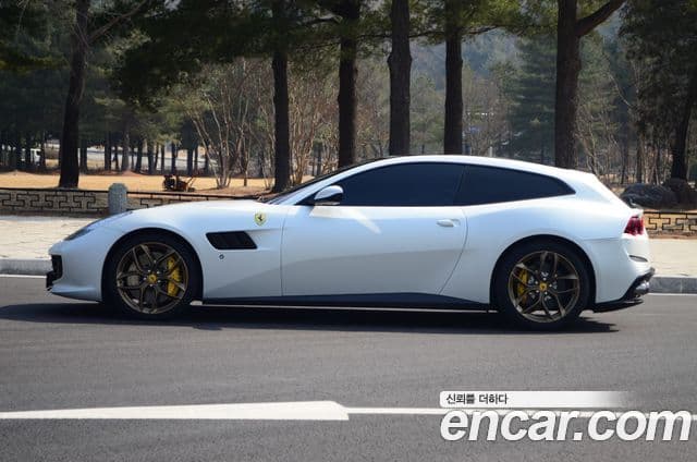 Ferrari GTC4 루쏘 T 3.9 V8, 2019 19