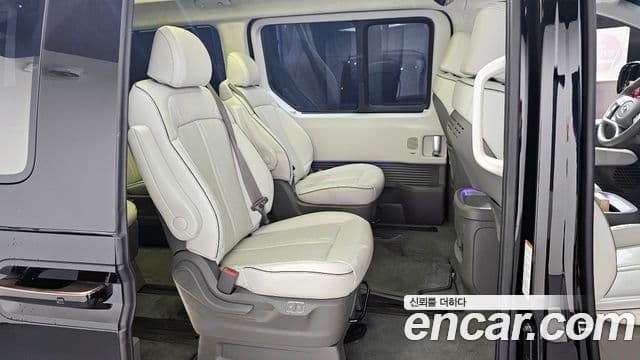 Hyundai Staria лимузин, 2023 12