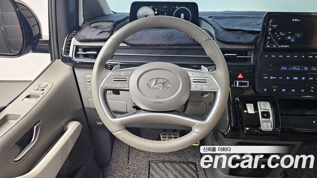 Hyundai Staria лимузин, 2023 13