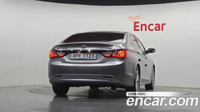 Hyundai YF Sonata люксовая версия, 2010 4