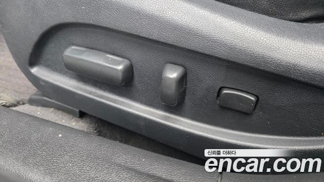 Hyundai YF Sonata люксовая версия, 2010 18