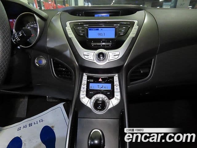 Hyundai Avante MD Premier, 2011 11