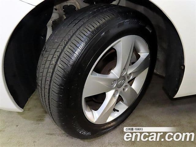 Hyundai Avante MD Premier, 2011 17