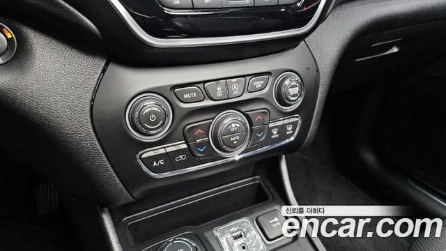 Jeep Cherokee(KL) 2.4 Limited AWD, 2020 15