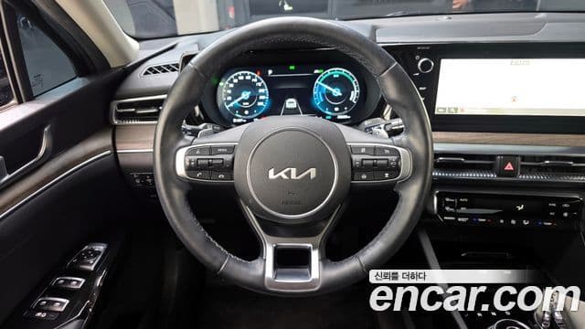Kia K5 гибрид 3세대 Noblesse, 2023 13