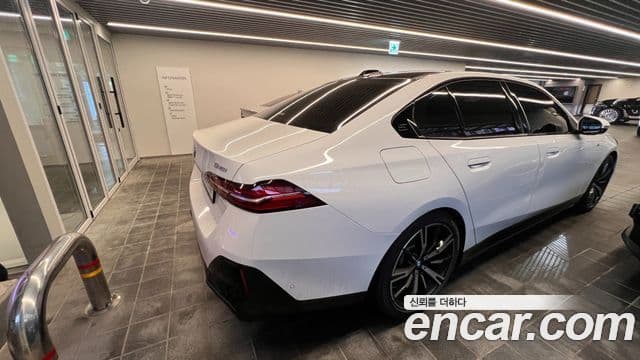 BMW 5시리즈 (G60) 530i xDrive M Sport, 2024 2