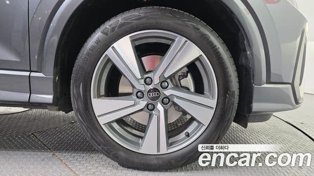 Audi Q2 Premium, 2023 все фото