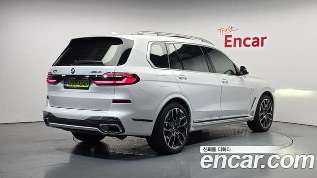 BMW X7 (G07) xDrive 40i M Sport 6인승, 2025 2