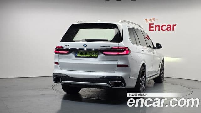 BMW X7 (G07) xDrive 40i M Sport 6인승, 2025 4