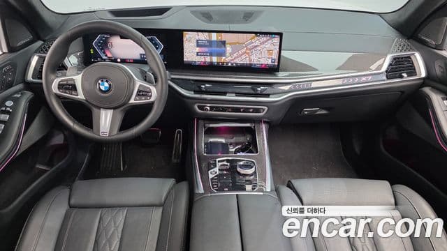 BMW X7 (G07) xDrive 40i M Sport 6인승, 2025 7