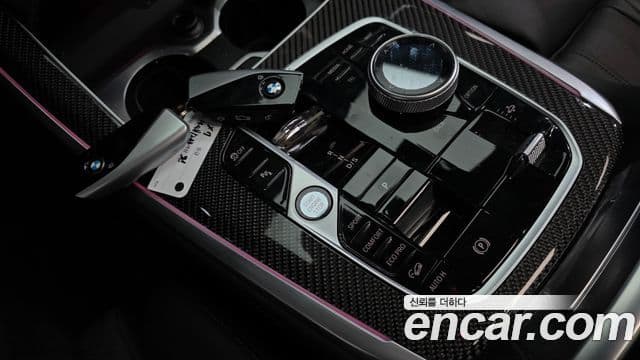 BMW X7 (G07) xDrive 40i M Sport 6인승, 2025 9