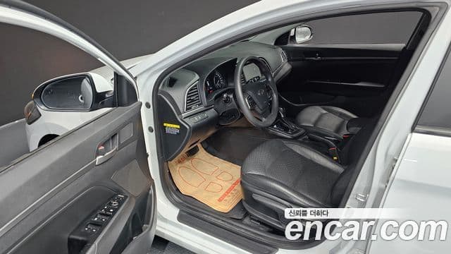 Hyundai Avante AD 1.6 GDI Value Plus, 2018 10