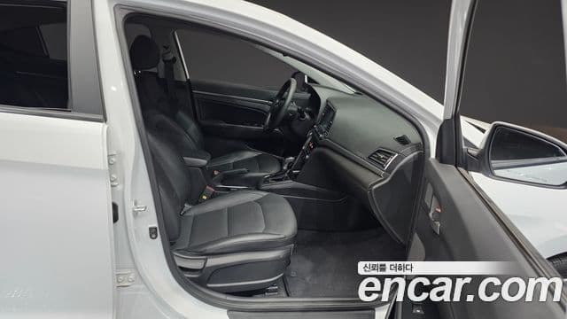 Hyundai Avante AD 1.6 GDI Value Plus, 2018 12