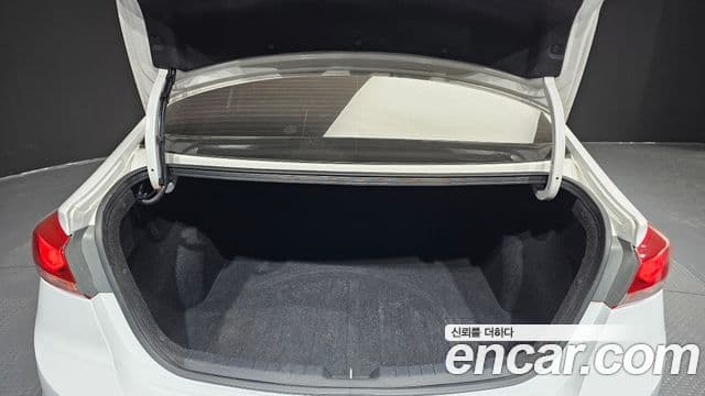 Hyundai Avante AD 1.6 GDI Value Plus, 2018 20