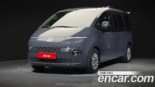 Hyundai Staria Modern, 2025 1