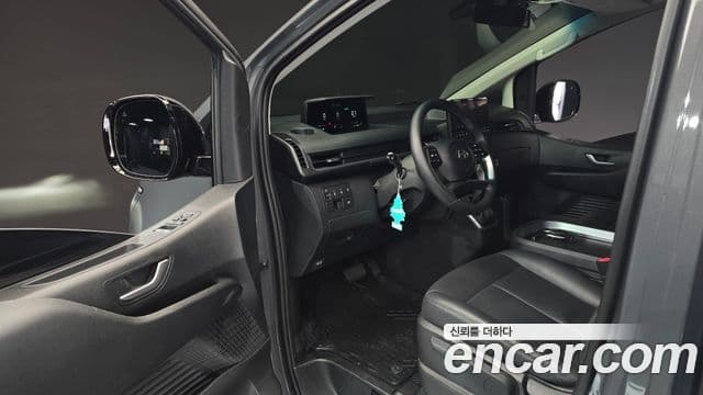 Hyundai Staria Modern, 2025 10