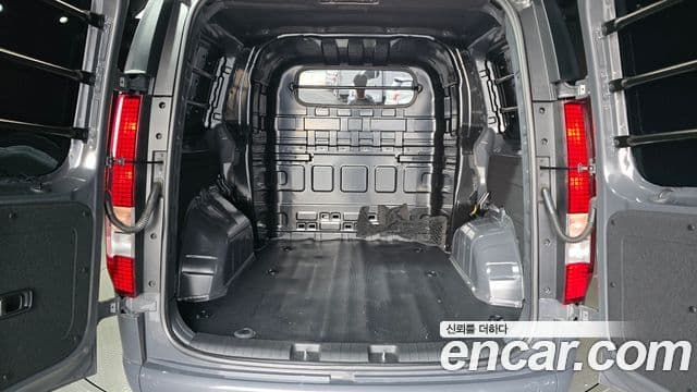 Hyundai Staria Modern, 2025 20