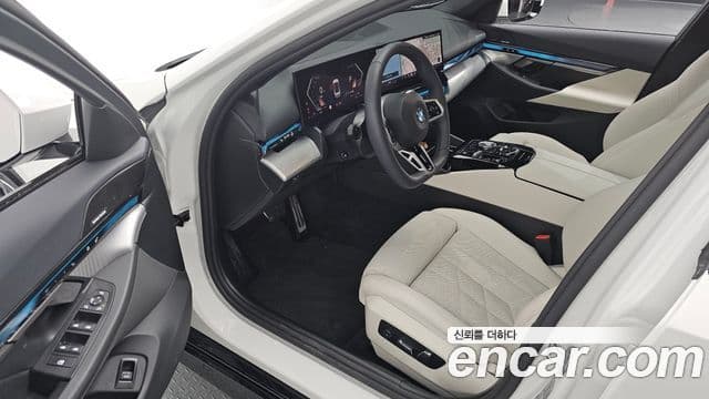 BMW 5시리즈 (G60) 520i M Sport, 2025 11