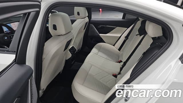 BMW 5시리즈 (G60) 520i M Sport, 2025 12