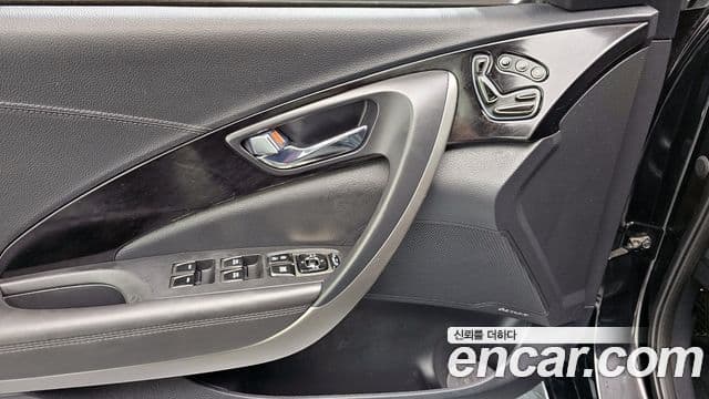 Hyundai Grandeur HG Premium, 2014 17