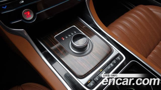 Jaguar XF (X260) 20d Portfolio AWD, 2017 9