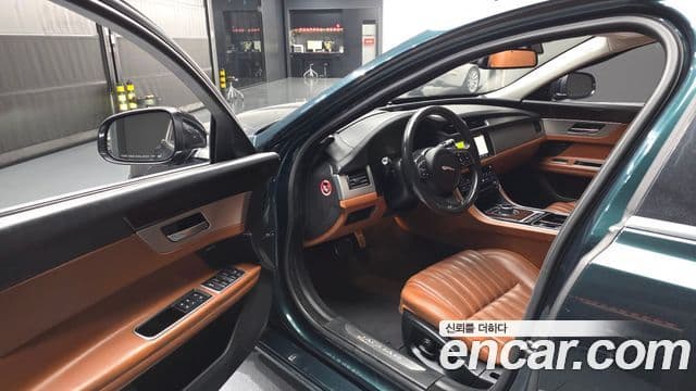 Jaguar XF (X260) 20d Portfolio AWD, 2017 10