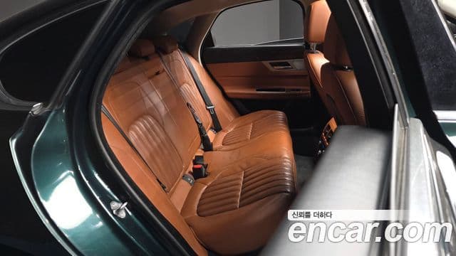 Jaguar XF (X260) 20d Portfolio AWD, 2017 12