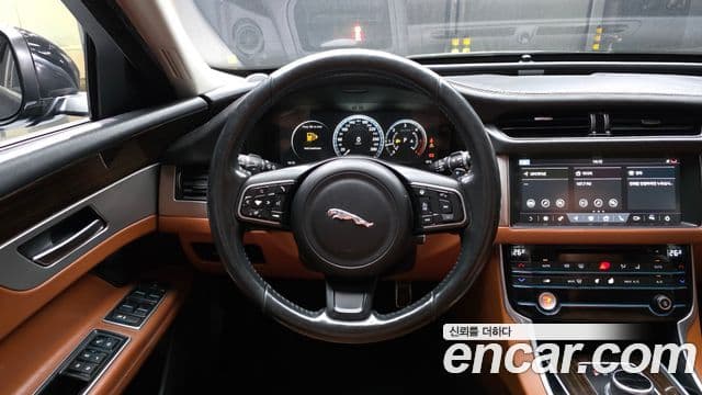 Jaguar XF (X260) 20d Portfolio AWD, 2017 13