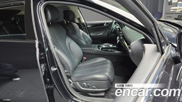 Genesis G80 (RG3) бензин 3.5 турбо 2WD, 2023 12